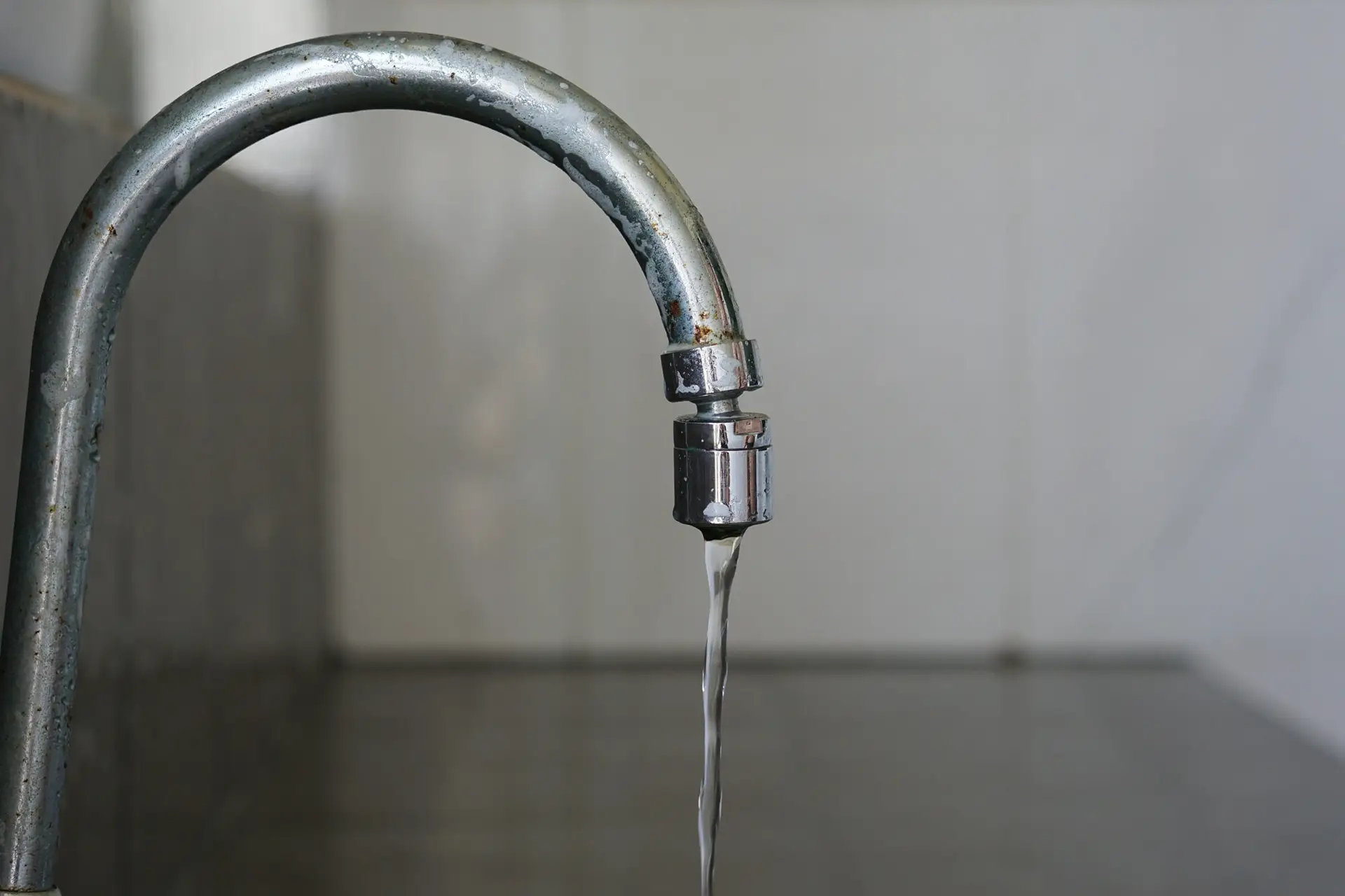 Co oznacza spadek ciśnienia w instalacji wodnej